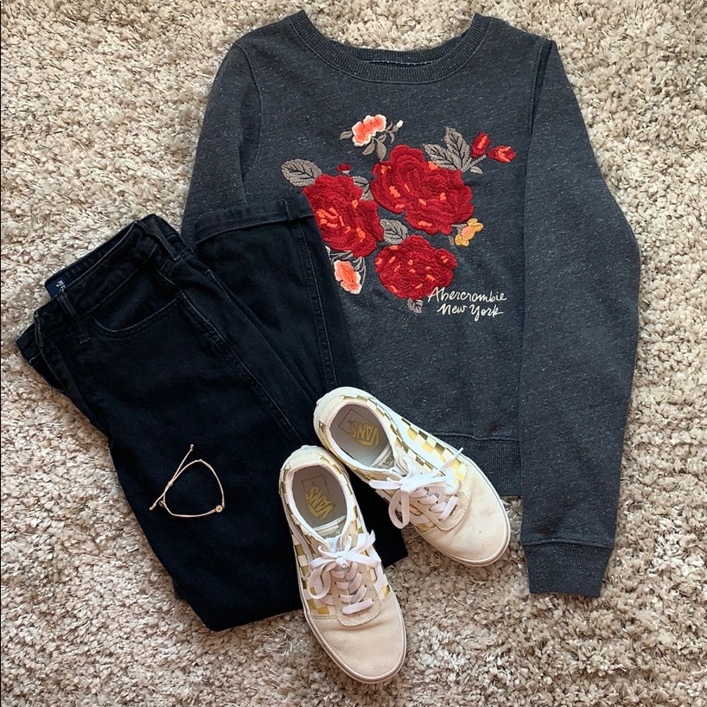 Abercrombie & Fitch Dark Grey Sweatshirt w Flowers